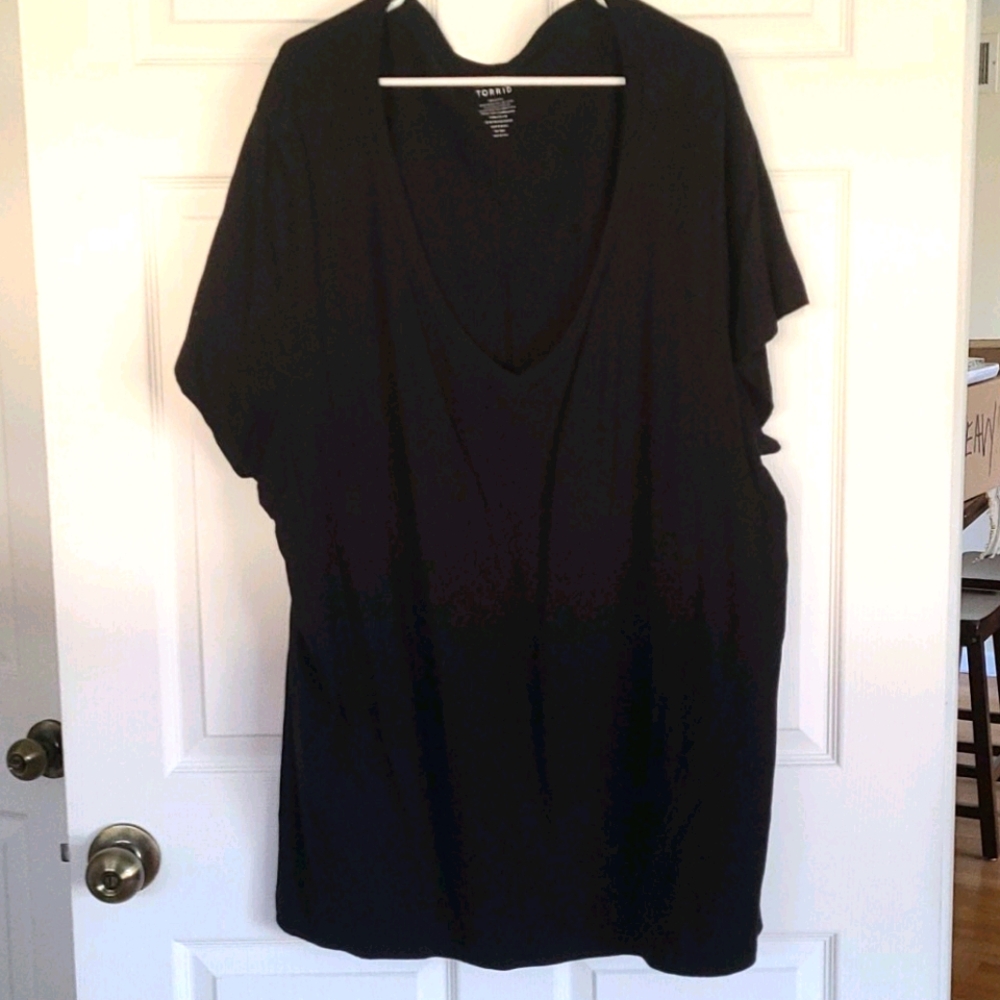 TORRID Black Veck Short Sleeve Tee